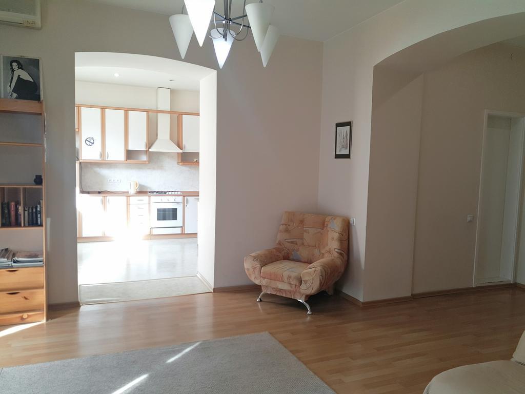 Mala Zhytomyrska Street 17 Appartement Kiev Buitenkant foto